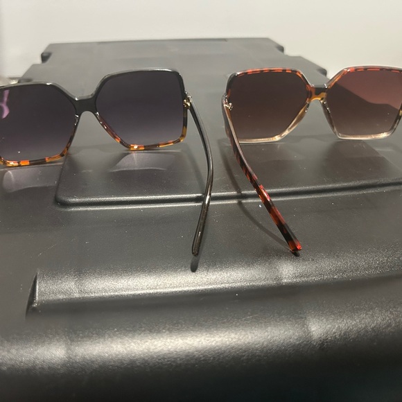 Stylish Tortoise Shell and Black Sunglasses Set main image 4